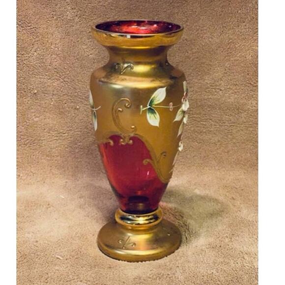 Vintage Bohemian Czech Cranberry 24K Gold Encrusted Enameled Glass Vase (1950s) - Picture 4 of 6